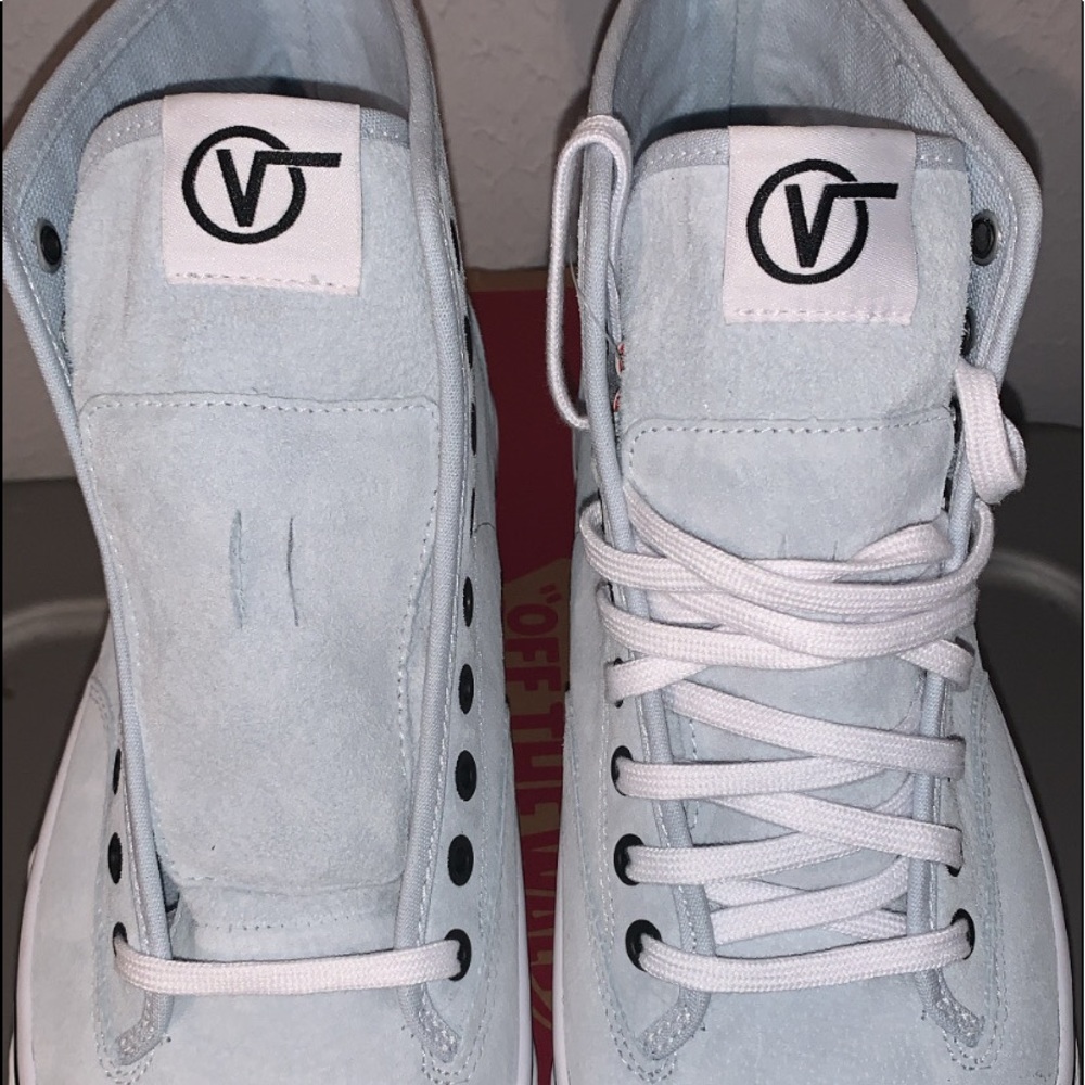 Vans - Picture 2 of 3